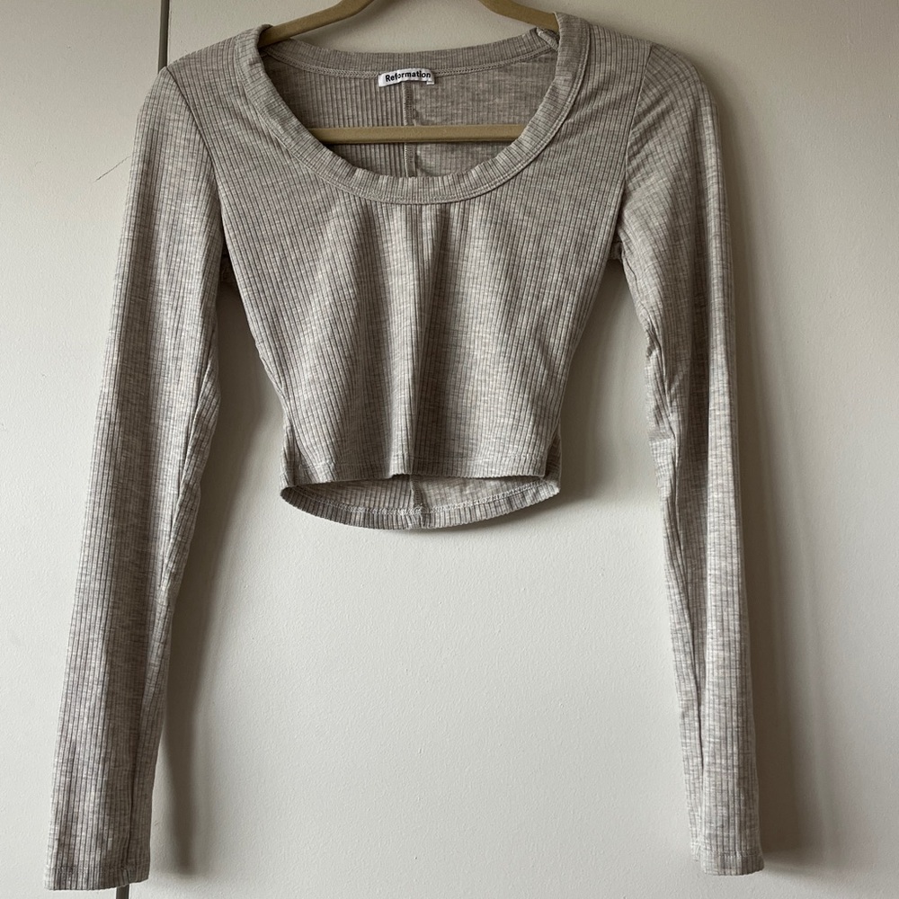 Reformation Paige Beige Greige Ribbed Long Sleeve Scoop Neck Crop Top XS - Picture 2 of 7